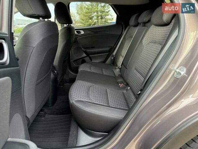 Коричневый Киа XCeed, объемом двигателя 1.35 л и пробегом 75 тыс. км за 16999 $, фото 45 на Automoto.ua