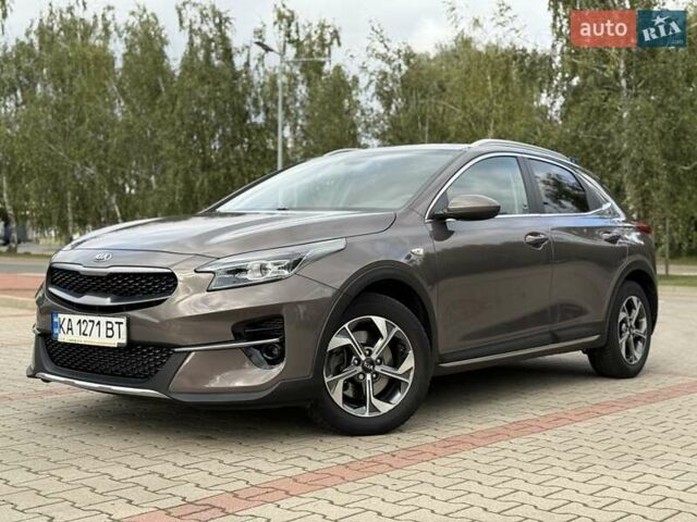 Коричневый Киа XCeed, объемом двигателя 1.35 л и пробегом 75 тыс. км за 16999 $, фото 5 на Automoto.ua
