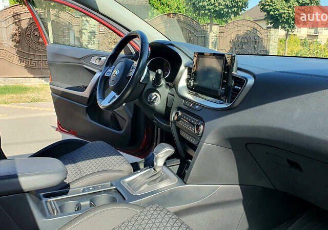 Красный Киа XCeed, объемом двигателя 1.4 л и пробегом 32 тыс. км за 21800 $, фото 15 на Automoto.ua