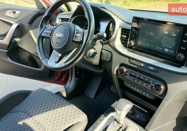Красный Киа XCeed, объемом двигателя 1.4 л и пробегом 32 тыс. км за 21800 $, фото 23 на Automoto.ua