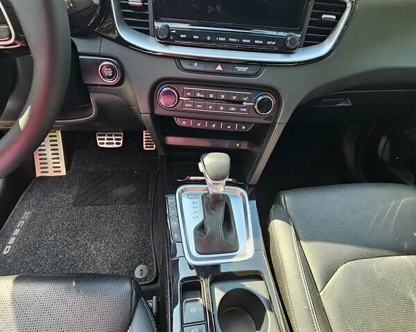 Красный Киа XCeed, объемом двигателя 1.35 л и пробегом 93 тыс. км за 25000 $, фото 13 на Automoto.ua