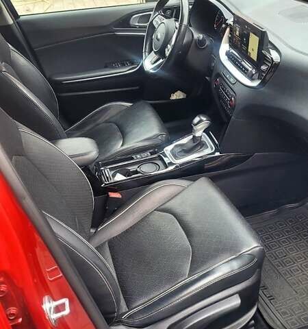 Червоний Кіа XCeed, об'ємом двигуна 1.35 л та пробігом 17 тис. км за 25000 $, фото 11 на Automoto.ua