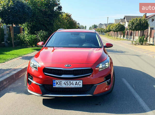 Красный Киа XCeed, объемом двигателя 1.4 л и пробегом 32 тыс. км за 21800 $, фото 3 на Automoto.ua