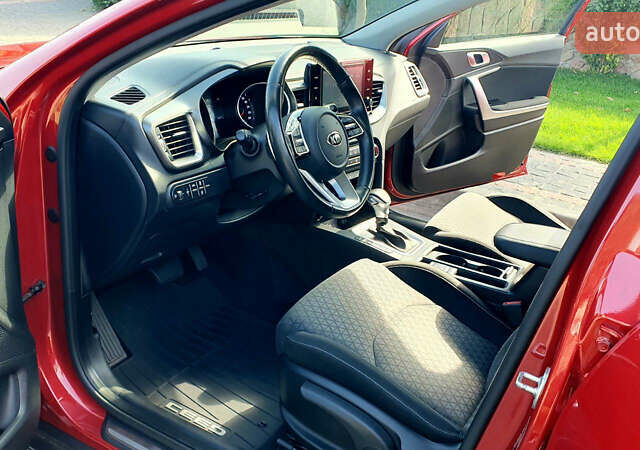 Красный Киа XCeed, объемом двигателя 1.4 л и пробегом 32 тыс. км за 21800 $, фото 25 на Automoto.ua