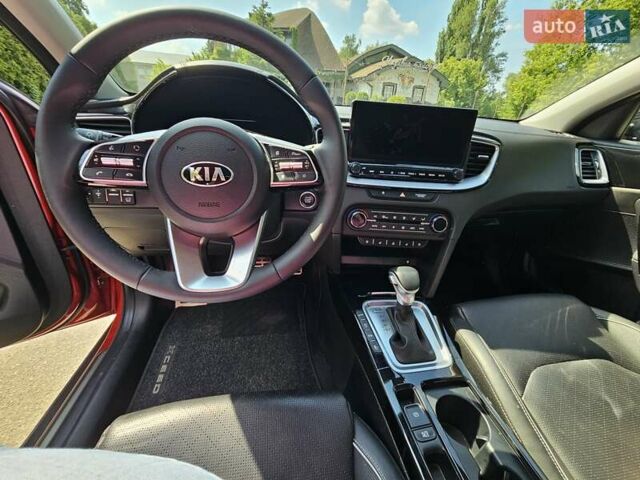 Красный Киа XCeed, объемом двигателя 1.35 л и пробегом 93 тыс. км за 25000 $, фото 12 на Automoto.ua