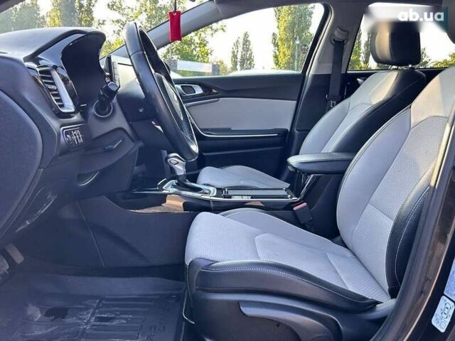 Киа XCeed, объемом двигателя 1.4 л и пробегом 69 тыс. км за 19000 $, фото 13 на Automoto.ua