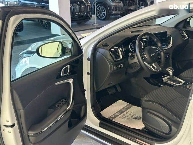 Киа XCeed, объемом двигателя 0 л и пробегом 27 тыс. км за 27900 $, фото 17 на Automoto.ua