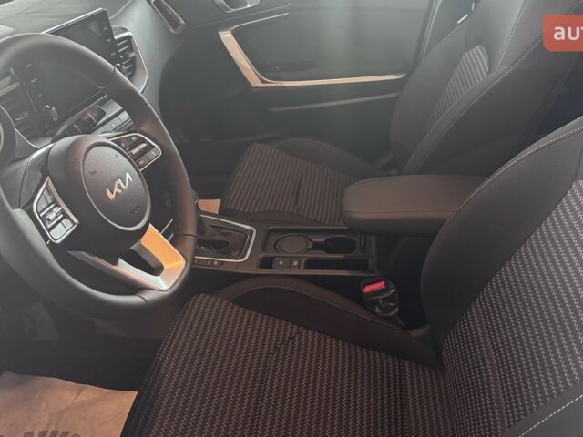 Кіа XCeed, об'ємом двигуна 1 л та пробігом 0 тис. км за 28091 $, фото 13 на Automoto.ua