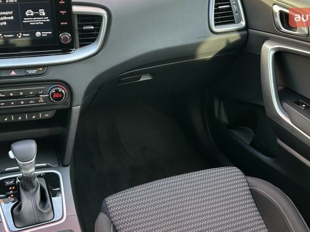 Киа XCeed, объемом двигателя 1 л и пробегом 0 тыс. км за 28087 $, фото 25 на Automoto.ua