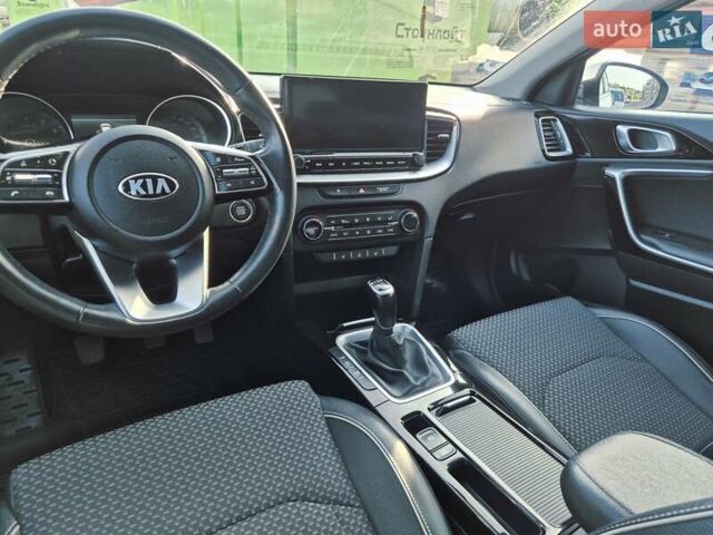 Серый Киа XCeed, объемом двигателя 1.4 л и пробегом 21 тыс. км за 19200 $, фото 10 на Automoto.ua