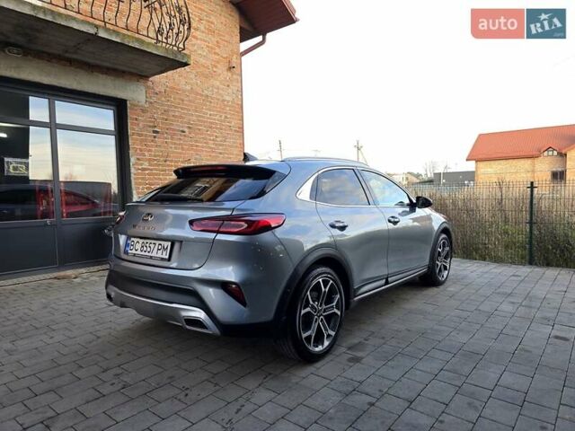 Серый Киа XCeed, объемом двигателя 1.35 л и пробегом 75 тыс. км за 20300 $, фото 4 на Automoto.ua