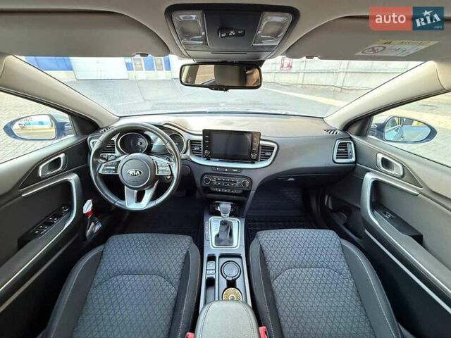 Сірий Кіа XCeed, об'ємом двигуна 1.4 л та пробігом 27 тис. км за 19440 $, фото 12 на Automoto.ua