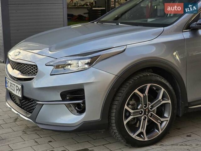 Серый Киа XCeed, объемом двигателя 1.35 л и пробегом 75 тыс. км за 20300 $, фото 15 на Automoto.ua