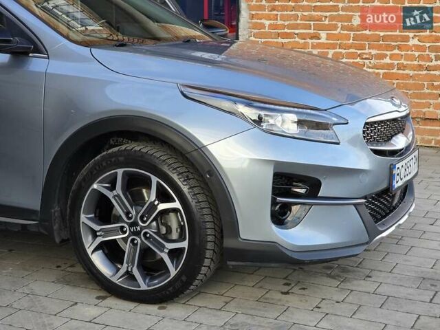 Серый Киа XCeed, объемом двигателя 1.35 л и пробегом 75 тыс. км за 20300 $, фото 5 на Automoto.ua