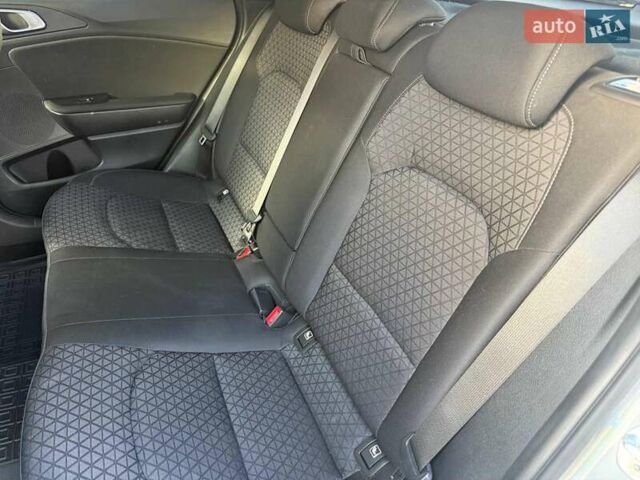 Сірий Кіа XCeed, об'ємом двигуна 1.4 л та пробігом 27 тис. км за 19440 $, фото 8 на Automoto.ua