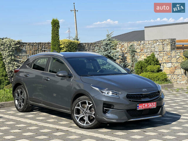 Серый Киа XCeed, объемом двигателя 1.5 л и пробегом 53 тыс. км за 19700 $, фото 3 на Automoto.ua