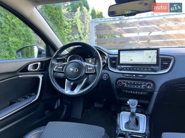 Серый Киа XCeed, объемом двигателя 1.5 л и пробегом 53 тыс. км за 19700 $, фото 28 на Automoto.ua