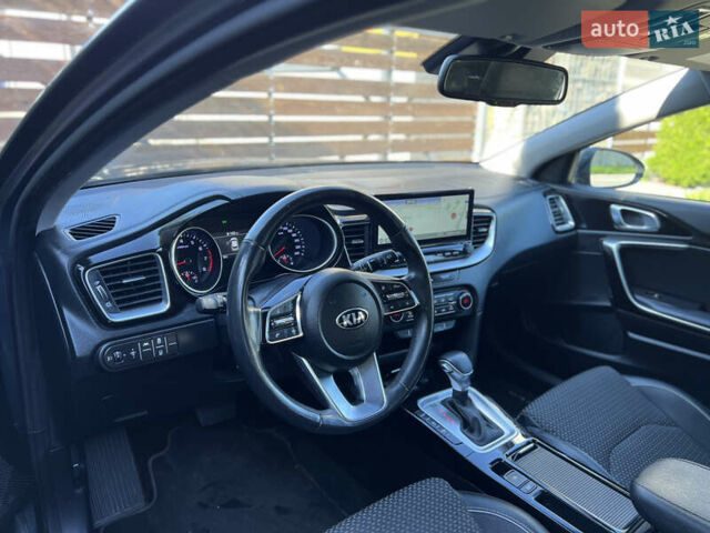 Сірий Кіа XCeed, об'ємом двигуна 1.5 л та пробігом 55 тис. км за 17900 $, фото 20 на Automoto.ua