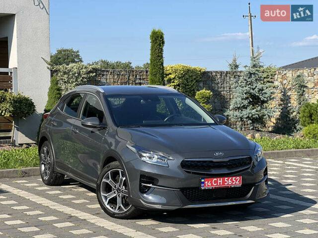 Серый Киа XCeed, объемом двигателя 1.5 л и пробегом 53 тыс. км за 19700 $, фото 2 на Automoto.ua