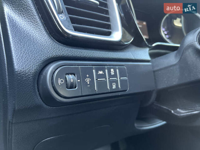 Сірий Кіа XCeed, об'ємом двигуна 1.5 л та пробігом 55 тис. км за 17900 $, фото 33 на Automoto.ua