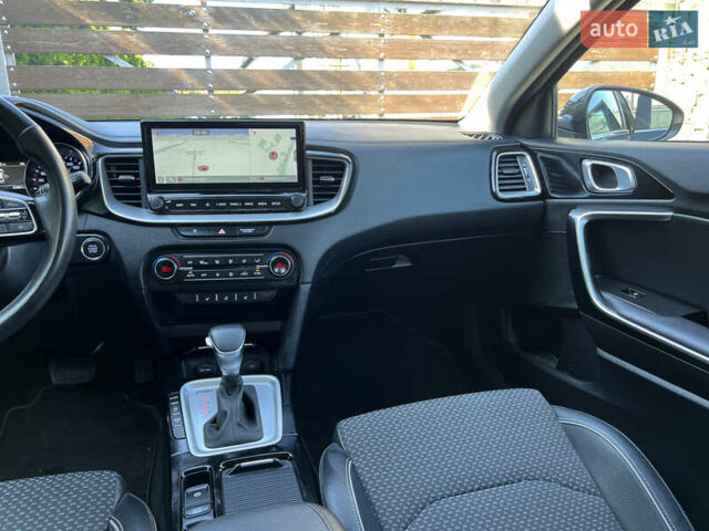 Серый Киа XCeed, объемом двигателя 1.5 л и пробегом 53 тыс. км за 19700 $, фото 29 на Automoto.ua