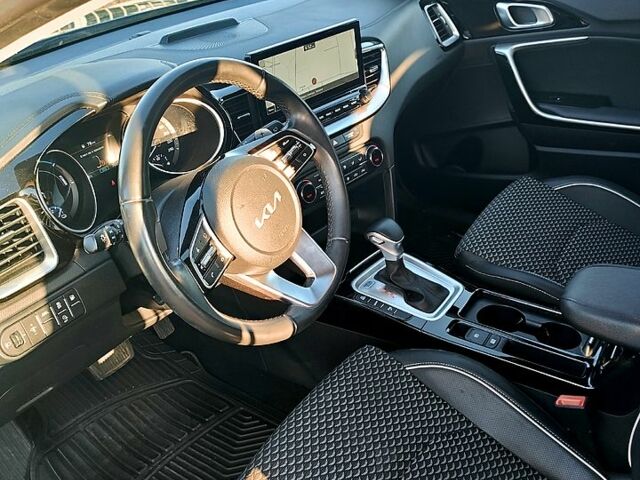 Серый Киа XCeed, объемом двигателя 1.6 л и пробегом 70 тыс. км за 26300 $, фото 7 на Automoto.ua