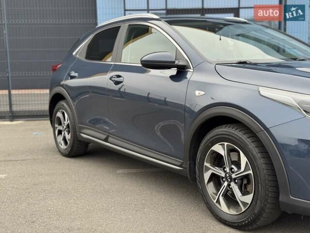 Синий Киа XCeed, объемом двигателя 1.35 л и пробегом 96 тыс. км за 16999 $, фото 2 на Automoto.ua