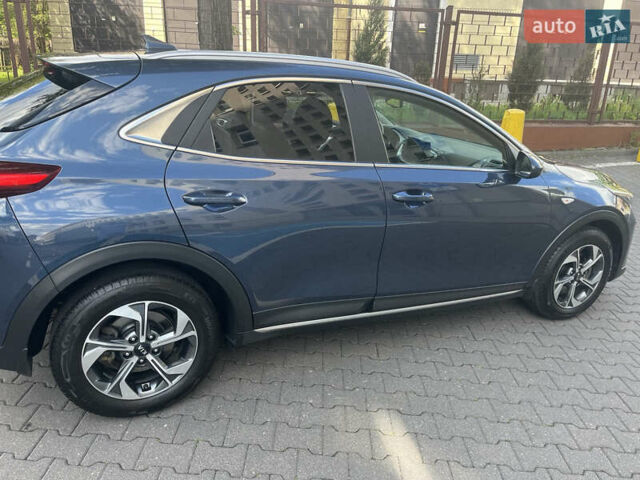 Синий Киа XCeed, объемом двигателя 1.35 л и пробегом 60 тыс. км за 20200 $, фото 1 на Automoto.ua