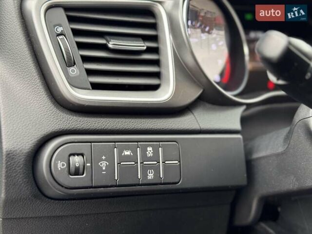 Синий Киа XCeed, объемом двигателя 1.35 л и пробегом 96 тыс. км за 16999 $, фото 14 на Automoto.ua