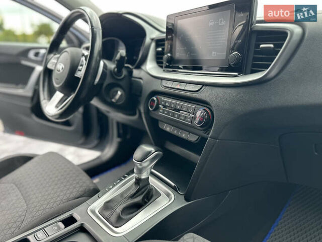 Синий Киа XCeed, объемом двигателя 1.4 л и пробегом 43 тыс. км за 18800 $, фото 53 на Automoto.ua