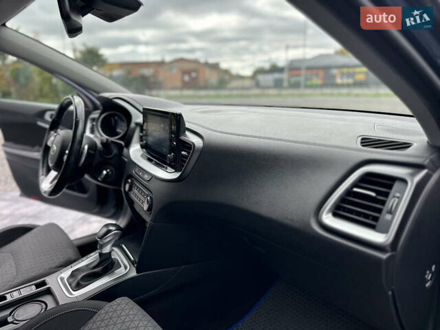 Синий Киа XCeed, объемом двигателя 1.4 л и пробегом 43 тыс. км за 18800 $, фото 51 на Automoto.ua