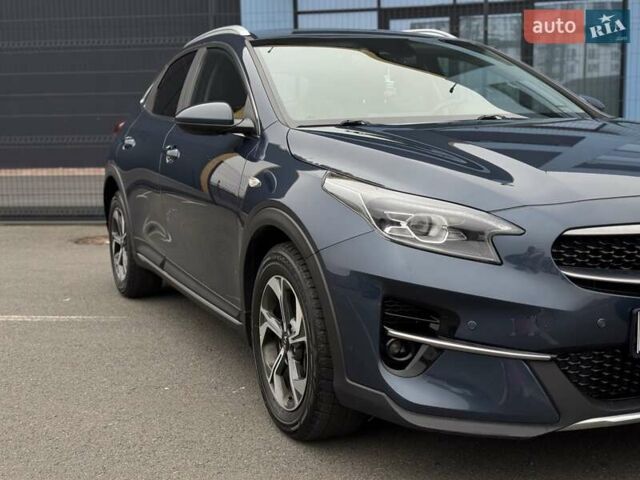 Синий Киа XCeed, объемом двигателя 1.35 л и пробегом 96 тыс. км за 16999 $, фото 1 на Automoto.ua