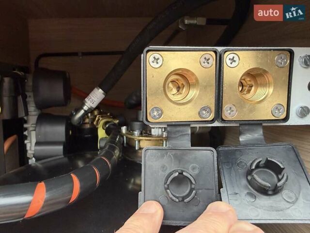 Сірий Кнаус Комфорт, об'ємом двигуна 1.97 л та пробігом 30 тис. км за 145000 $, фото 2 на Automoto.ua