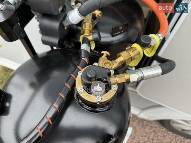 Сірий Кнаус Комфорт, об'ємом двигуна 1.97 л та пробігом 30 тис. км за 145000 $, фото 4 на Automoto.ua