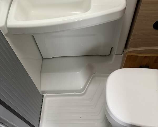 Сірий Кнаус Комфорт, об'ємом двигуна 1.97 л та пробігом 30 тис. км за 145000 $, фото 38 на Automoto.ua