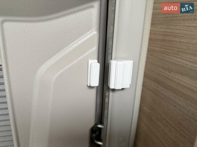 Сірий Кнаус Комфорт, об'ємом двигуна 1.97 л та пробігом 30 тис. км за 145000 $, фото 36 на Automoto.ua