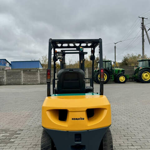 Коматсу ФД 2008 у Радомышле на Automoto.ua Жовтий Коматсу ФД, об'ємом двигуна 2.5 л та пробігом 5 тис. км за 12500 $, фото 3 на Automoto.ua