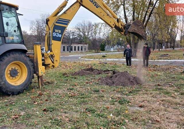 Желтый Коматсу ВБ, объемом двигателя 4.48 л и пробегом 1 тыс. км за 75000 $, фото 1 на Automoto.ua