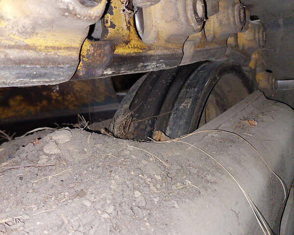 Коматсу D41 1998 в Броварах на Automoto.ua Желтый Коматсу D41, объемом двигателя 4.5 л и пробегом 700 тыс. км за 45000 $, фото 6 на Automoto.ua