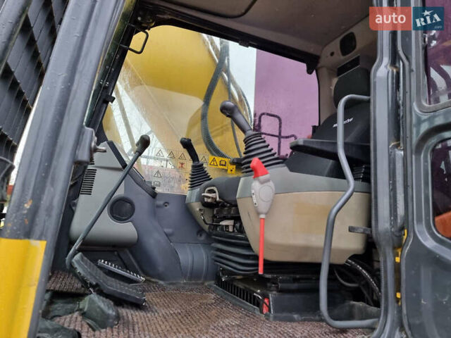 Коматсу PC 240NLC-8, объемом двигателя 0 л и пробегом 7 тыс. км за 63032 $, фото 2 на Automoto.ua