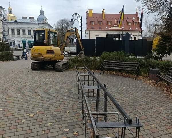 Жовтий Коматсу PC 40-7, об'ємом двигуна 2.2 л та пробігом 10 тис. км за 17500 $, фото 4 на Automoto.ua