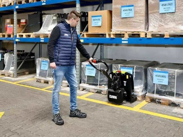 КрАЗ 6510, объемом двигателя 14.86 л и пробегом 0 тыс. км за 2209 $, фото 4 на Automoto.ua