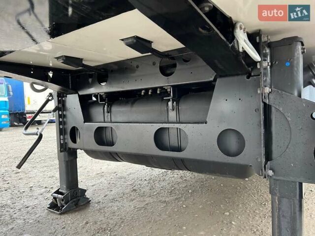 Белый Кроне СД, объемом двигателя 0 л и пробегом 93 тыс. км за 41742 $, фото 16 на Automoto.ua