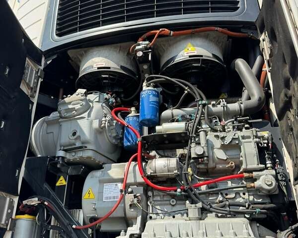 Білий Кроне СД, об'ємом двигуна 0 л та пробігом 100 тис. км за 38676 $, фото 12 на Automoto.ua