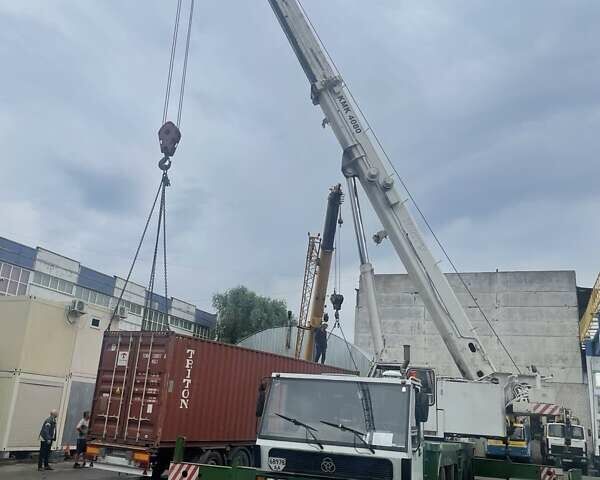 Белый Крупп КМК, объемом двигателя 12 л и пробегом 193 тыс. км за 160000 $, фото 2 на Automoto.ua