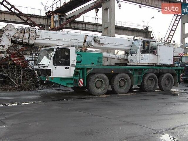 Белый Крупп КМК, объемом двигателя 12 л и пробегом 193 тыс. км за 160000 $, фото 1 на Automoto.ua