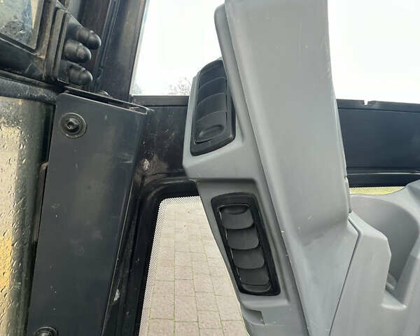 Червоний Кубота KX-101, об'ємом двигуна 1.5 л та пробігом 735 тис. км за 24421 $, фото 30 на Automoto.ua