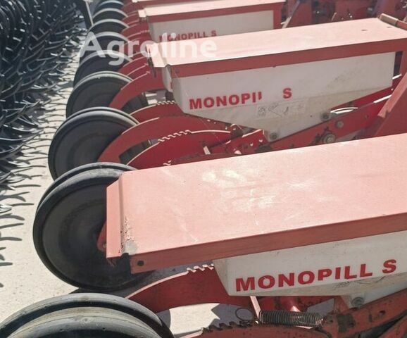 Красный Квернеланд Другая, объемом двигателя 0 л и пробегом 0 тыс. км за 3489 $, фото 4 на Automoto.ua