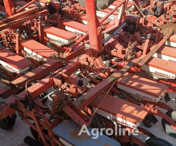 Красный Квернеланд Другая, объемом двигателя 0 л и пробегом 0 тыс. км за 3489 $, фото 7 на Automoto.ua