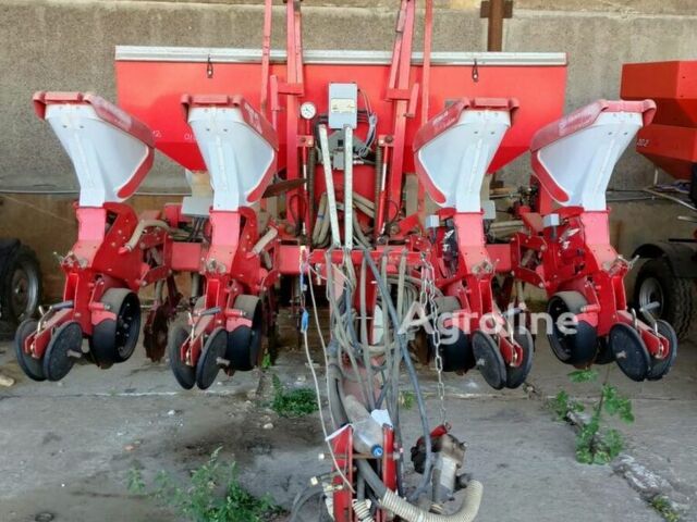 Красный Квернеланд Другая, объемом двигателя 0 л и пробегом 0 тыс. км за 23275 $, фото 3 на Automoto.ua